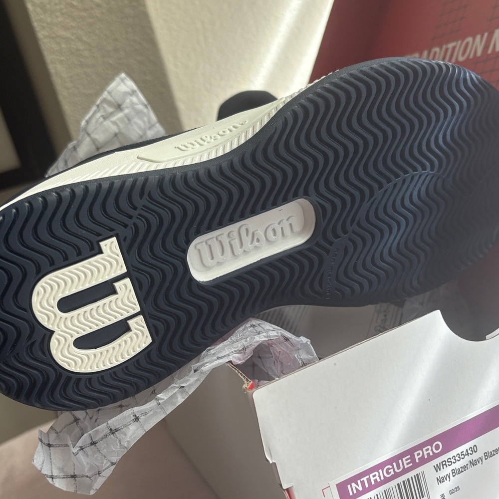 Wilson Intrigue Pro Women’s Tennis shoes - Picture 6 of 11